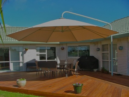 Cantilevered Umbrellas Outdoor Shades, Best Patio Umbrella For Wind Nz